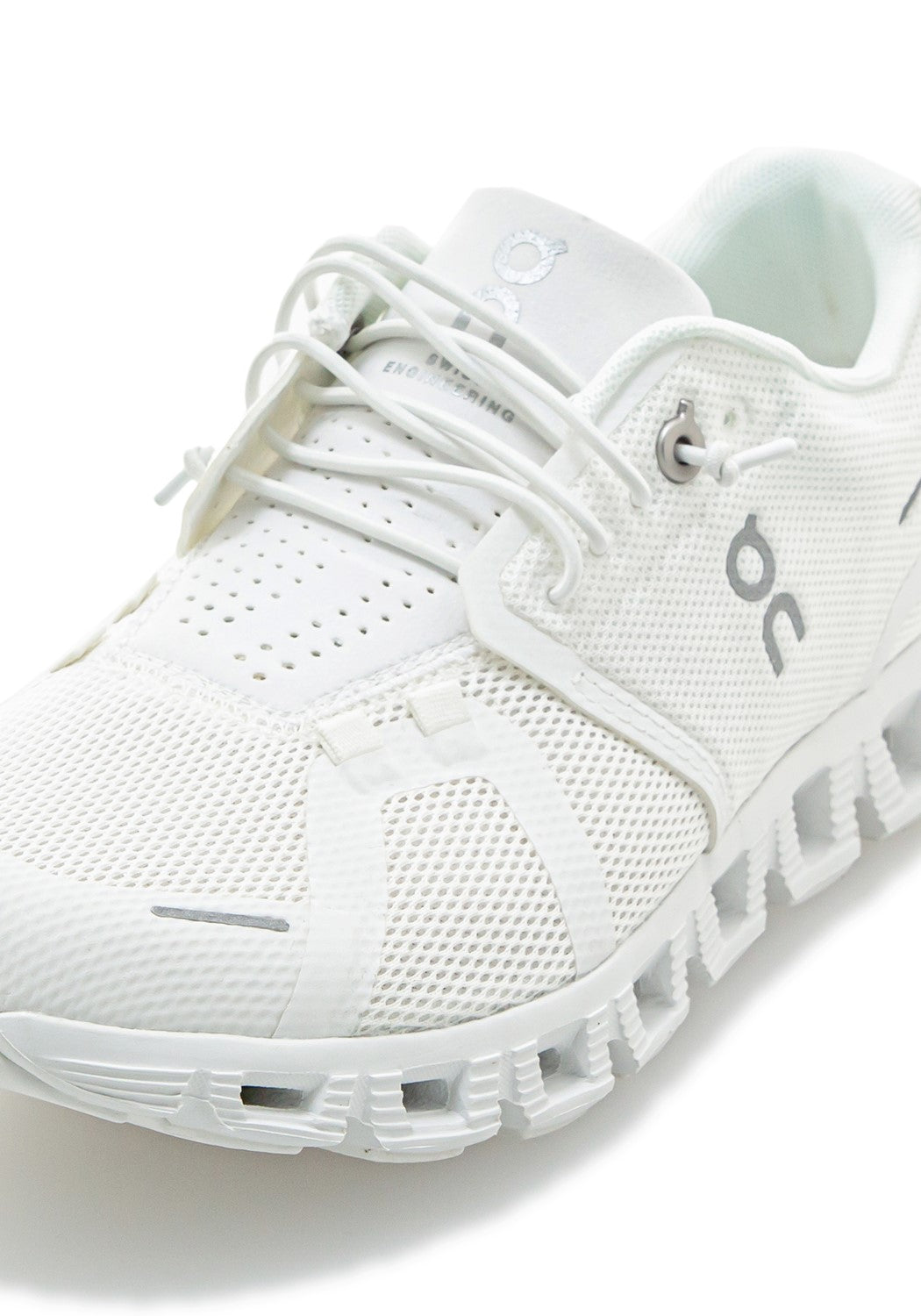 59.98902 W Cloud all white | Bildmaterial bereitgestellt von SHOES.PLEASE.