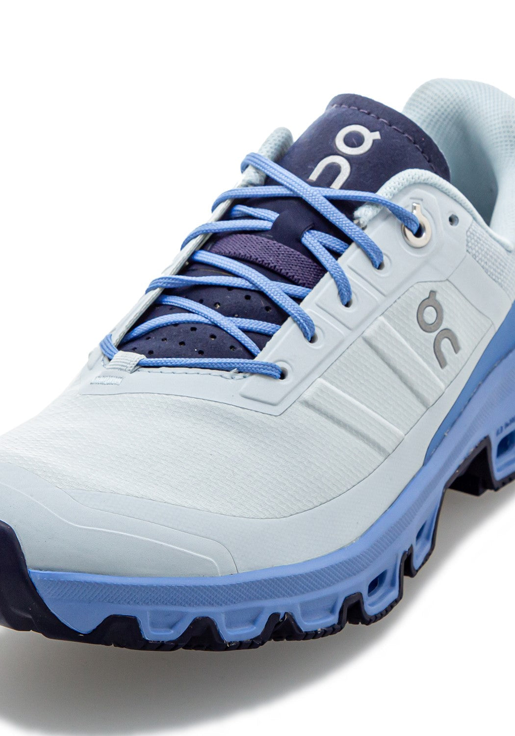 32.99256 W Cloudventure artic/marina | Bildmaterial bereitgestellt von SHOES.PLEASE.