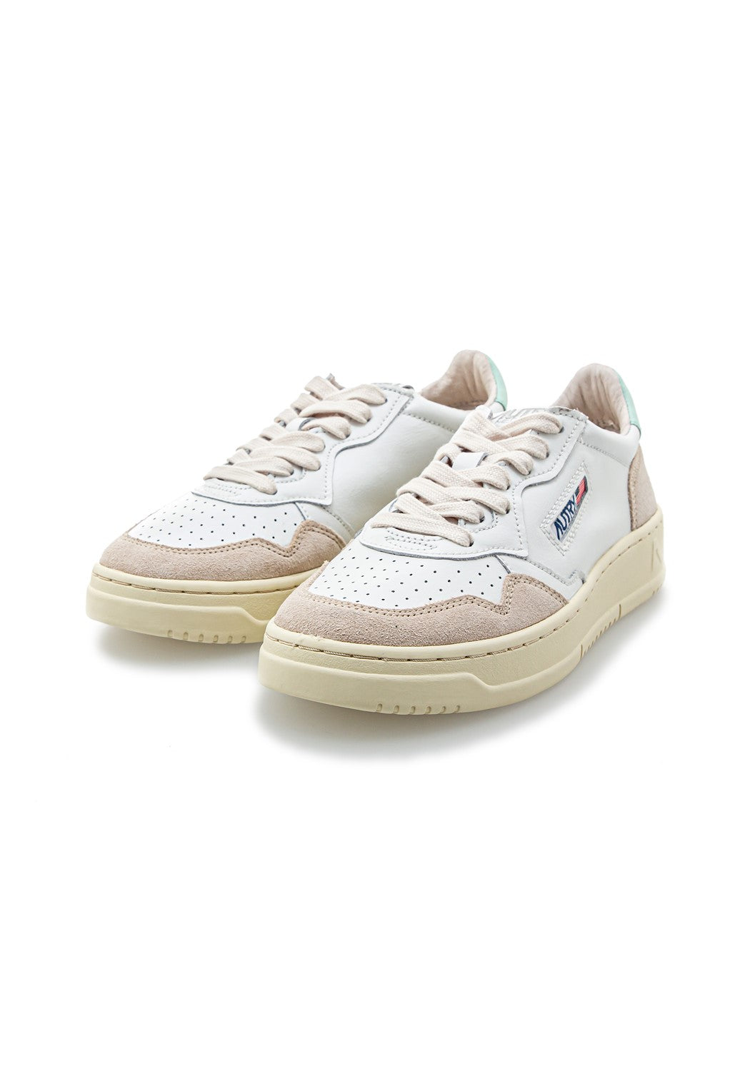 Autry 01 Low Wmn Leather/Suede wht/sal | Bildmaterial bereitgestellt von SHOES.PLEASE.