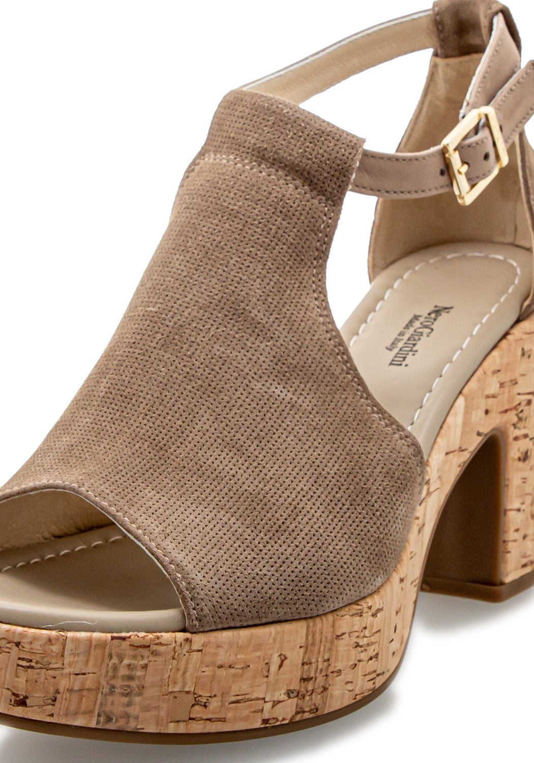 E115820 Velour Castoro leon | Bildmaterial bereitgestellt von SHOES.PLEASE.