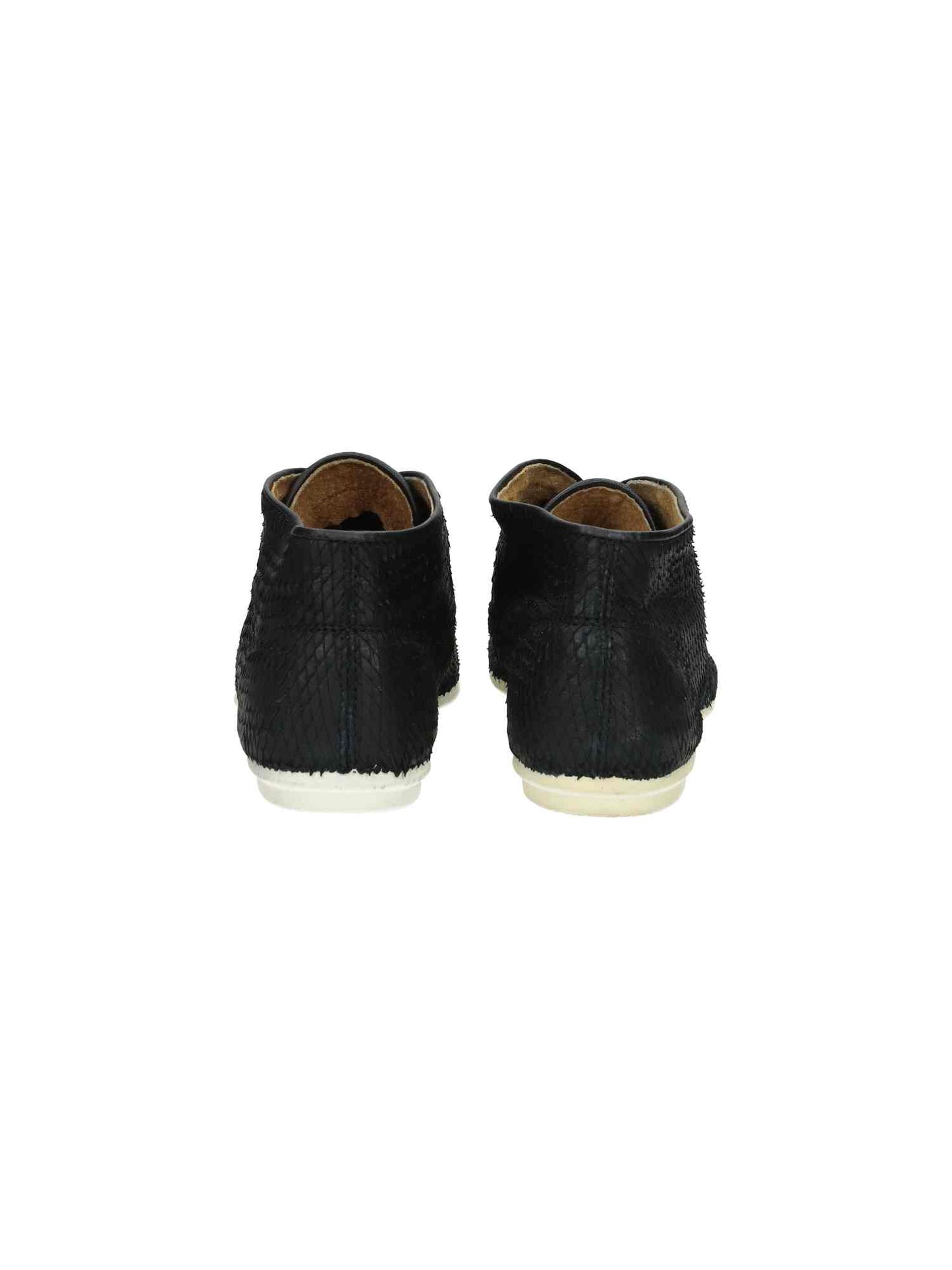 Allusion black fish | Bildmaterial bereitgestellt von SHOES.PLEASE.