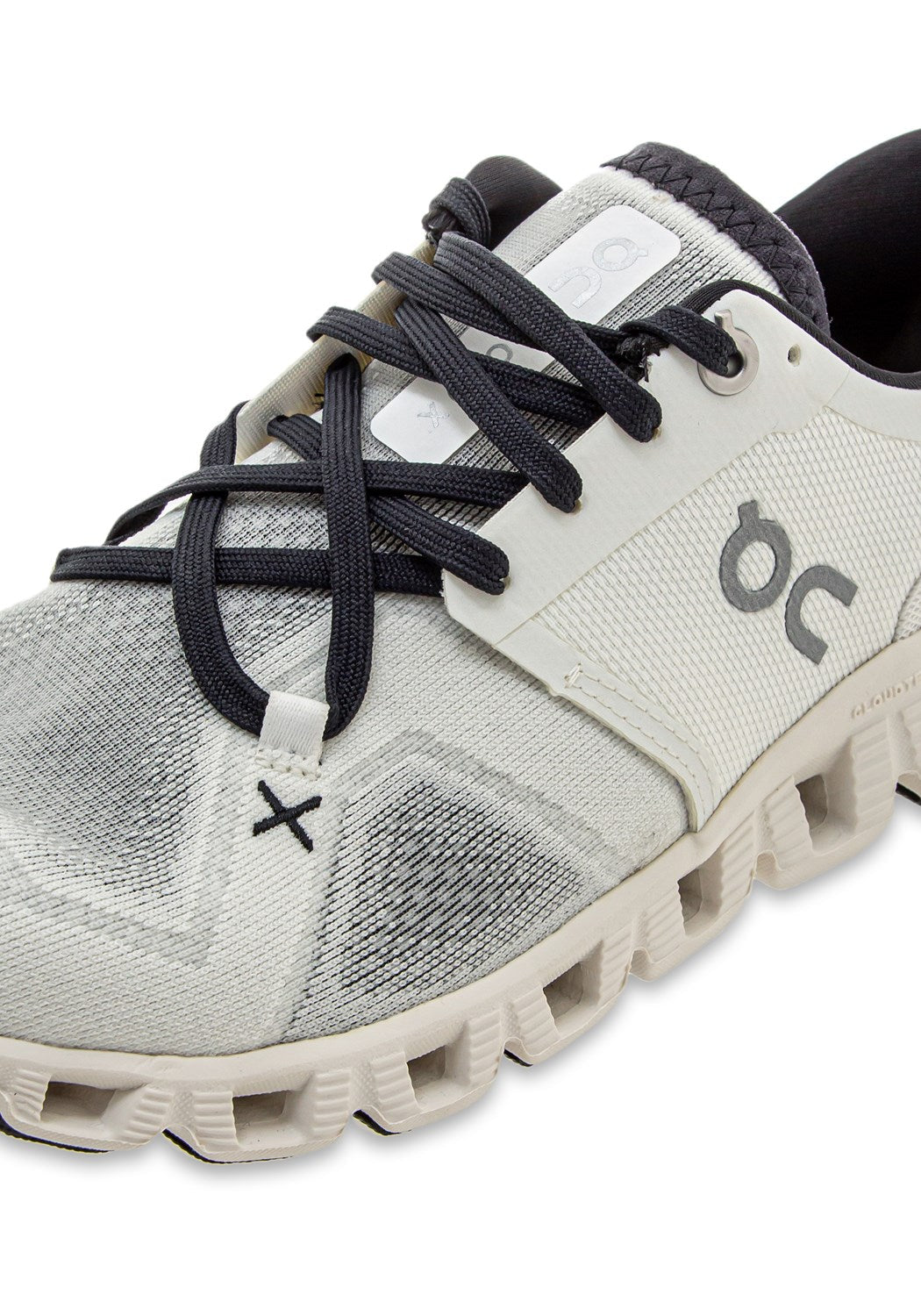 60.98697 W Cloud X 3 white/black | Bildmaterial bereitgestellt von SHOES.PLEASE.