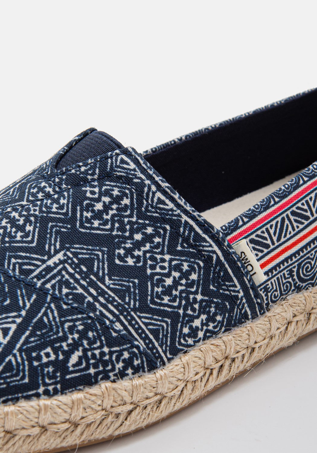 10016263 WM Hmong PRT indigo floral | Bildmaterial bereitgestellt von SHOES.PLEASE.