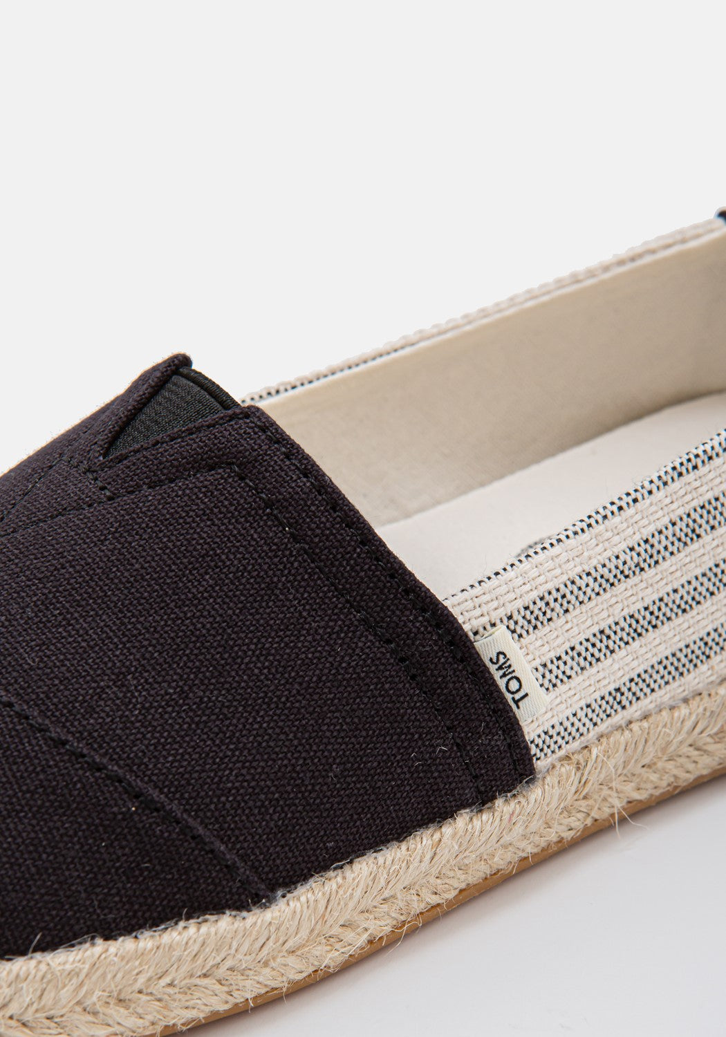 10016264 WM University Stripes black | Bildmaterial bereitgestellt von SHOES.PLEASE.