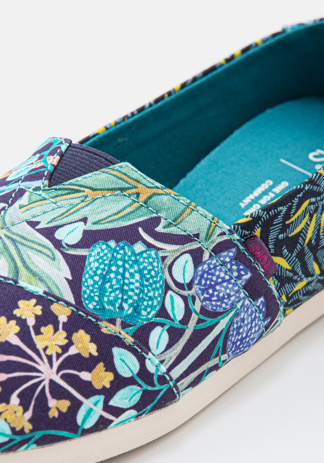 10016228 WM Elm House Liberty turqoise | Bildmaterial bereitgestellt von SHOES.PLEASE.