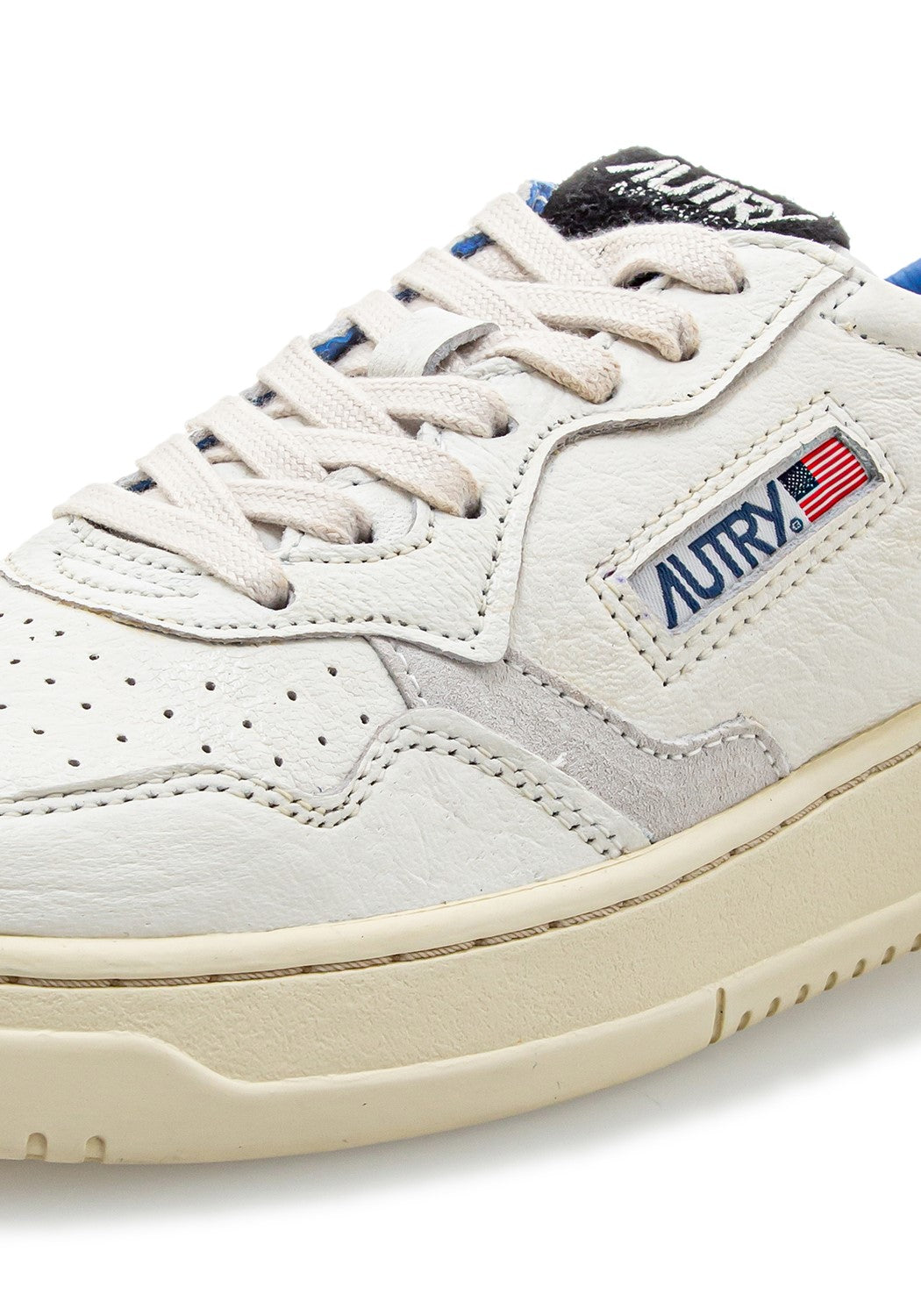 AUTRY 01 LOW MAN LEAT/ELEP wht/silvr/blk | Bildmaterial bereitgestellt von SHOES.PLEASE.