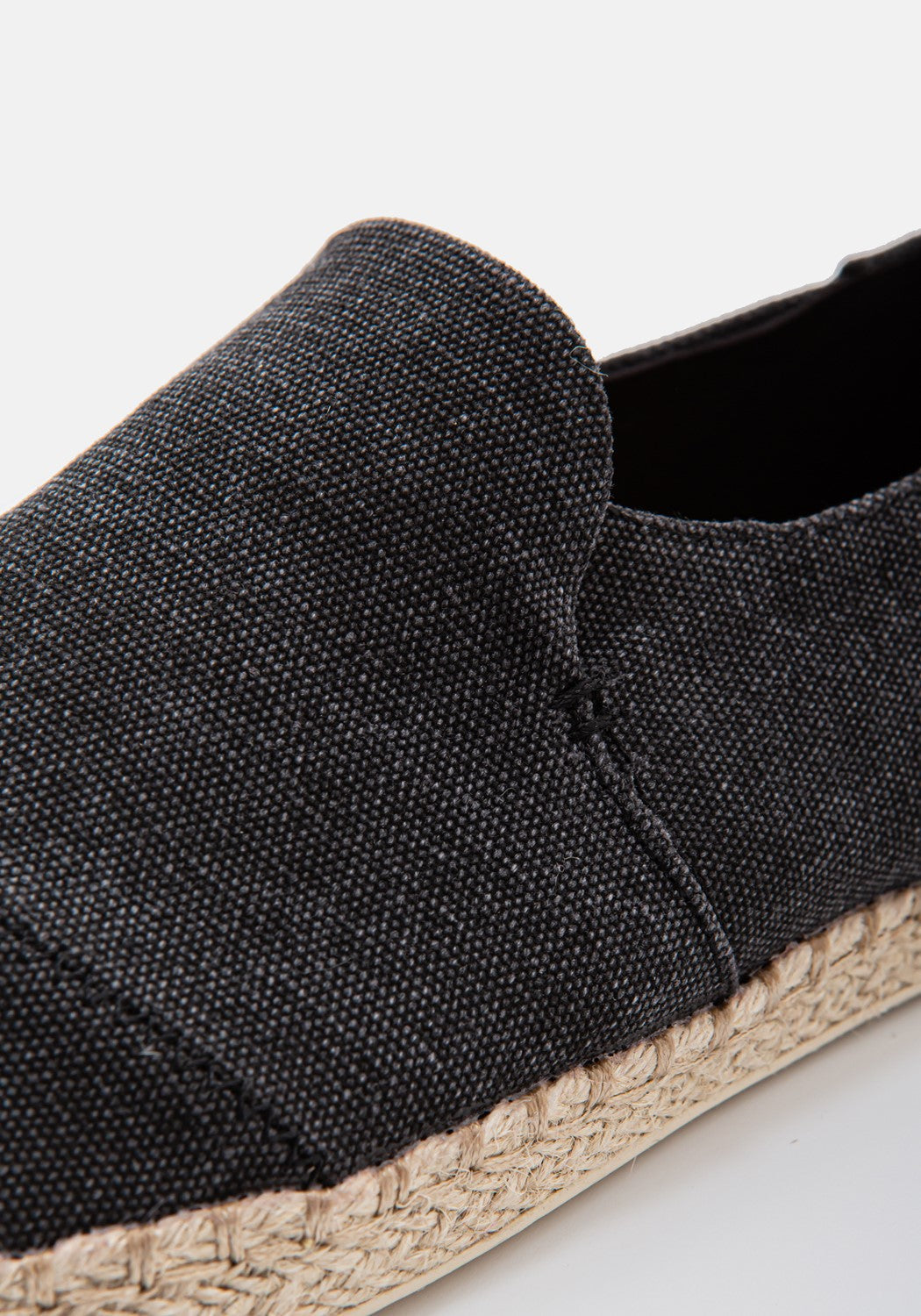 10011621 MN Deconstructed blk washed can | Bildmaterial bereitgestellt von SHOES.PLEASE.