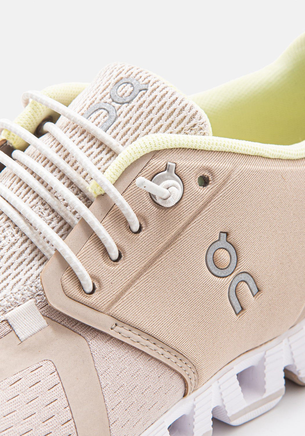 19.99503 W Cloud sand/pearl | Bildmaterial bereitgestellt von SHOES.PLEASE.
