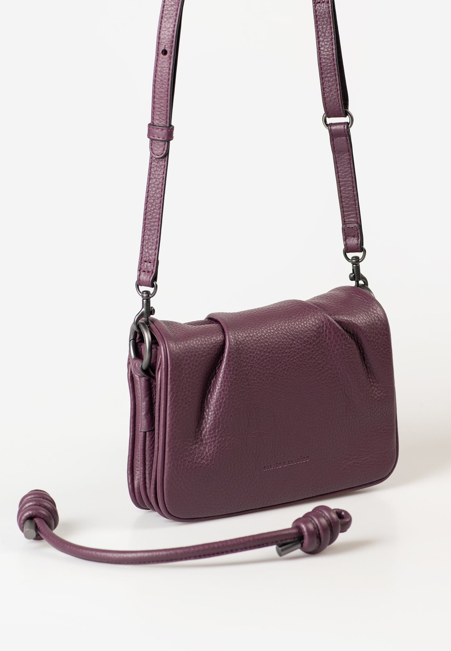 Twinkle Umhängetasche Philocalists merlot | Bildmaterial bereitgestellt von SHOES.PLEASE.