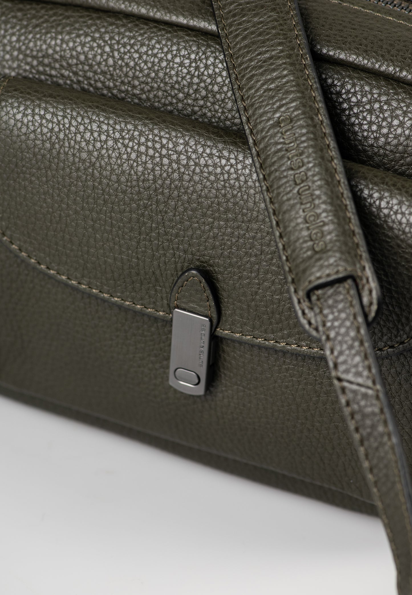 Posh Umhängetasche Philocalists ivy green | Bildmaterial bereitgestellt von SHOES.PLEASE.