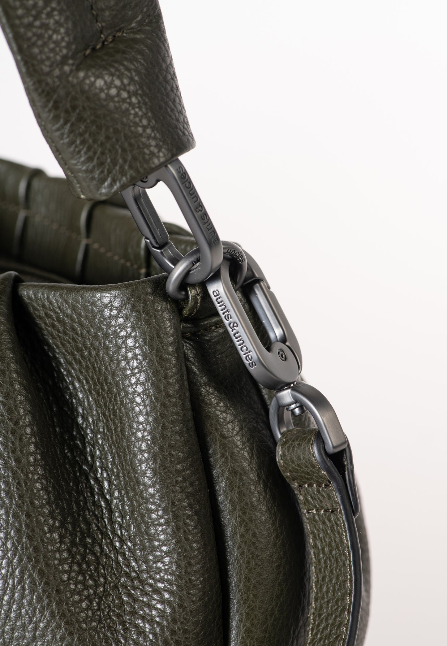 Pearl Schultertasche Philocalists ivy green | Bildmaterial bereitgestellt von SHOES.PLEASE.
