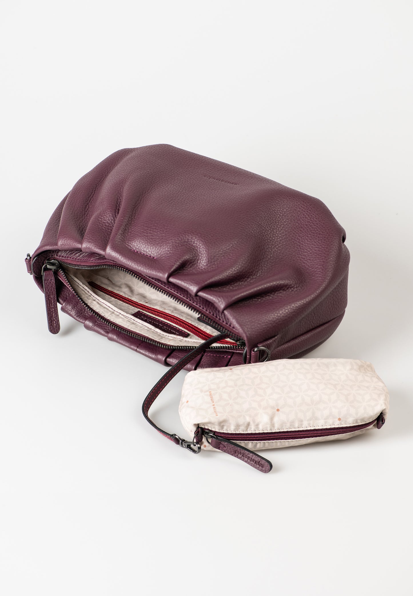 Pearl Schultertasche Philocalists merlot | Bildmaterial bereitgestellt von SHOES.PLEASE.