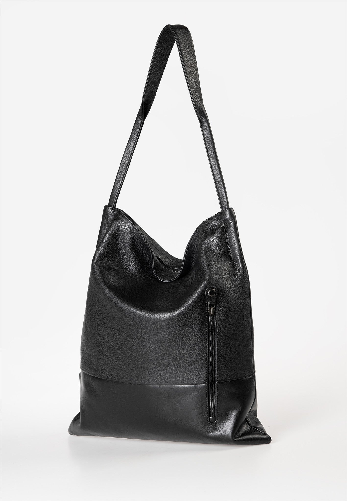 Lovin Shopper Philocalists black dress | Bildmaterial bereitgestellt von SHOES.PLEASE.