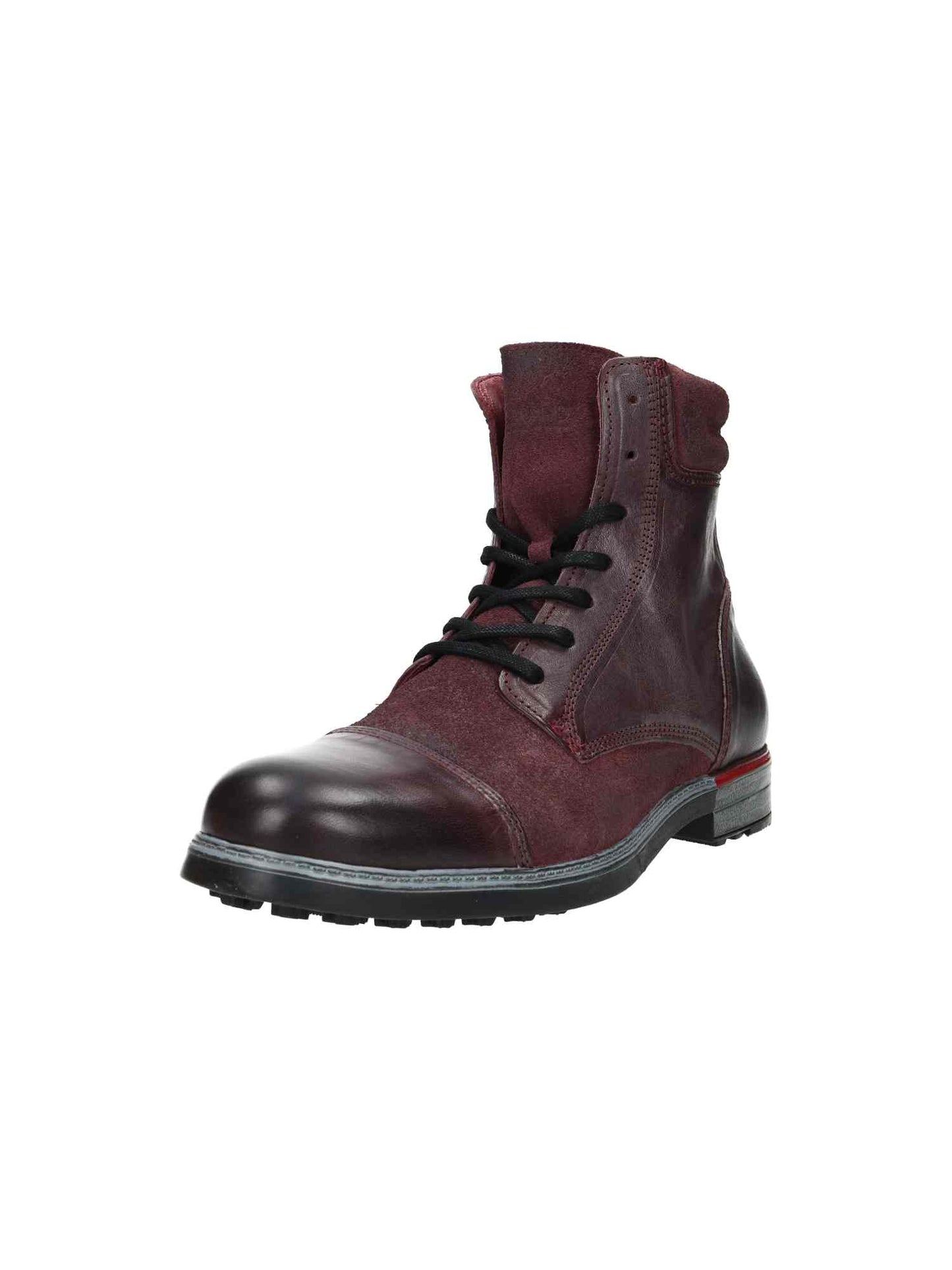 Iron 3 bordo | Bildmaterial bereitgestellt von SHOES.PLEASE.