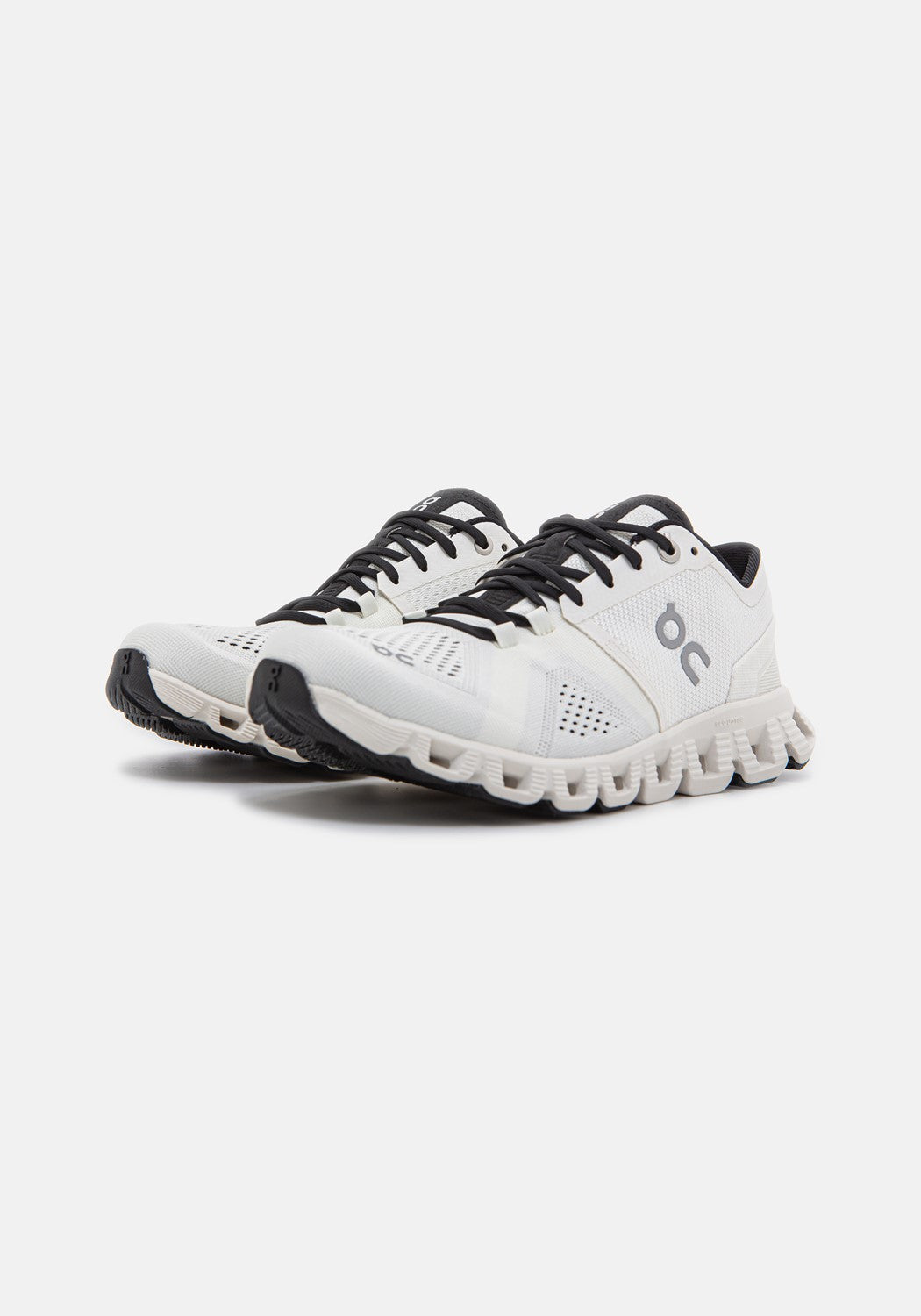 40.99702 W Cloud X white/black | Bildmaterial bereitgestellt von SHOES.PLEASE.