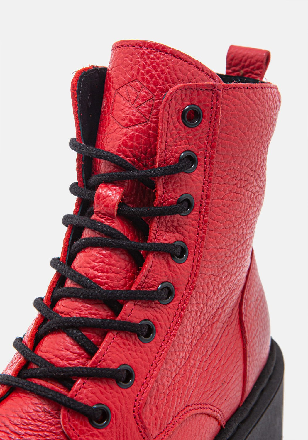 Mary Boot red/black | Bildmaterial bereitgestellt von SHOES.PLEASE.