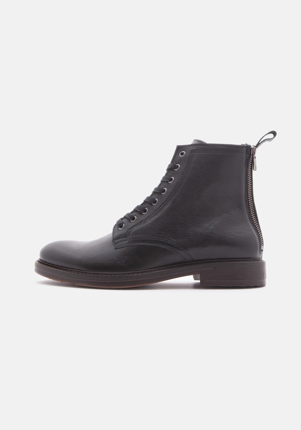 Wring black | Bildmaterial bereitgestellt von SHOES.PLEASE.