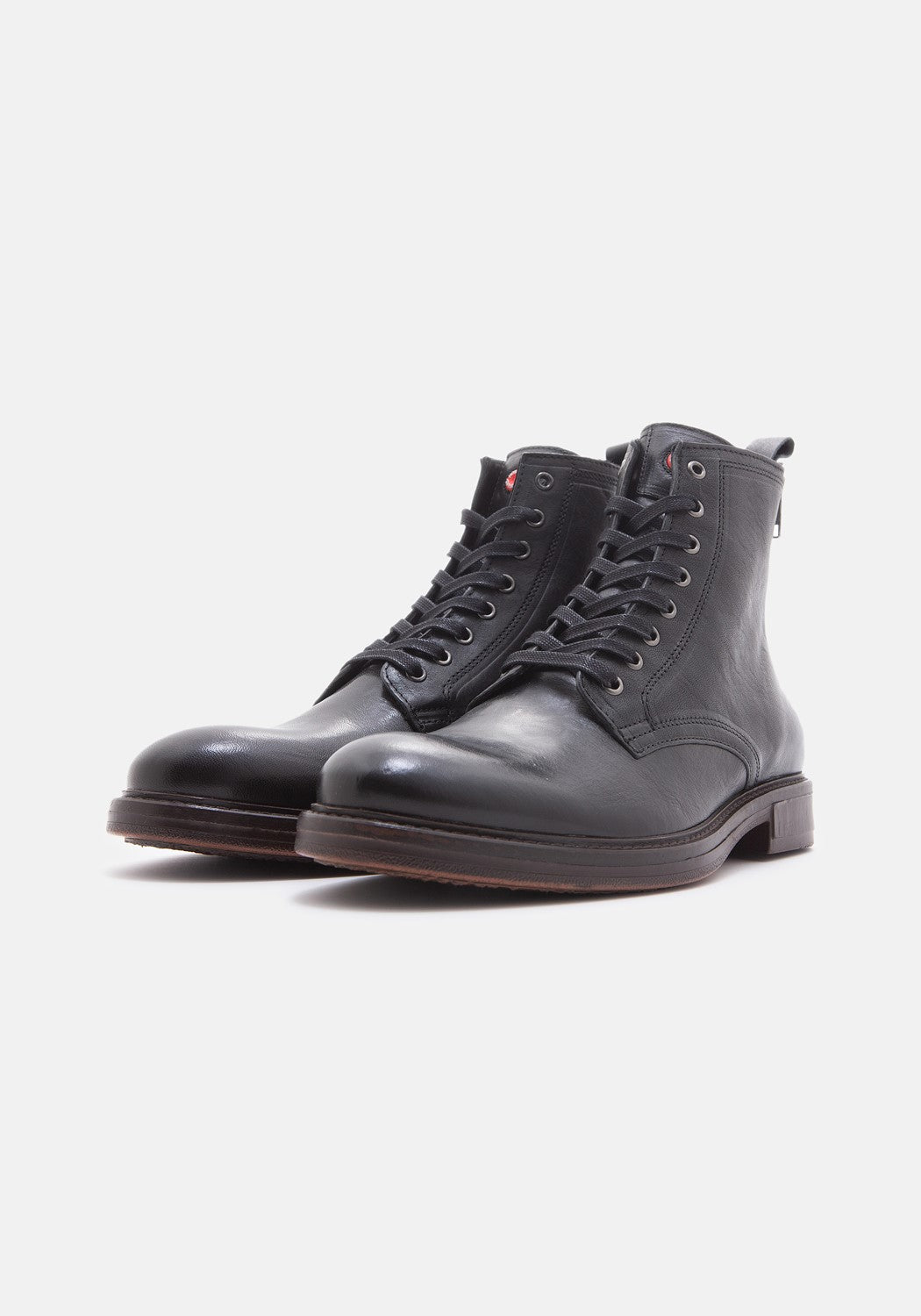 Wring black | Bildmaterial bereitgestellt von SHOES.PLEASE.