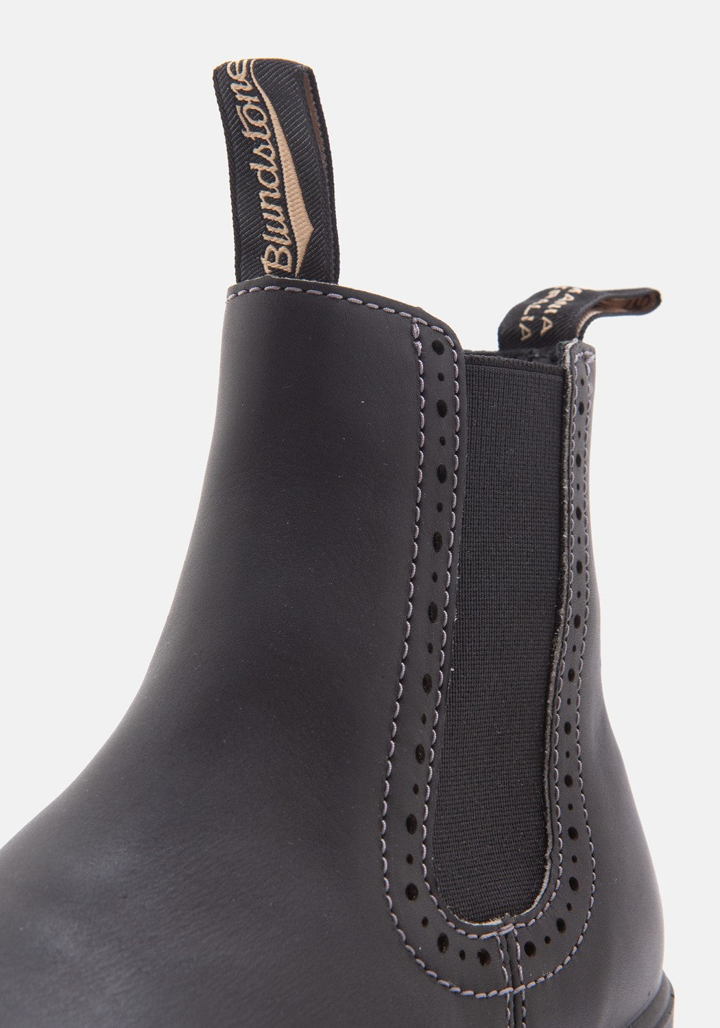 1448 Women Brogued Voltan black Leather | Bildmaterial bereitgestellt von SHOES.PLEASE.