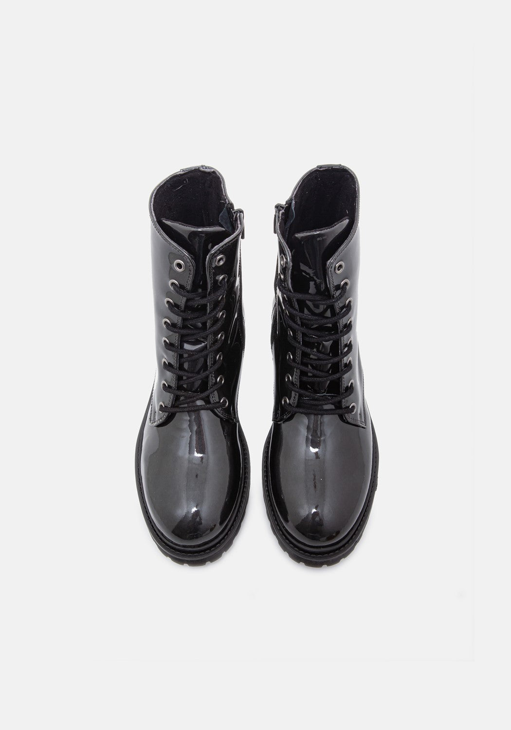 Sunny Boot Patent gris | Bildmaterial bereitgestellt von SHOES.PLEASE.