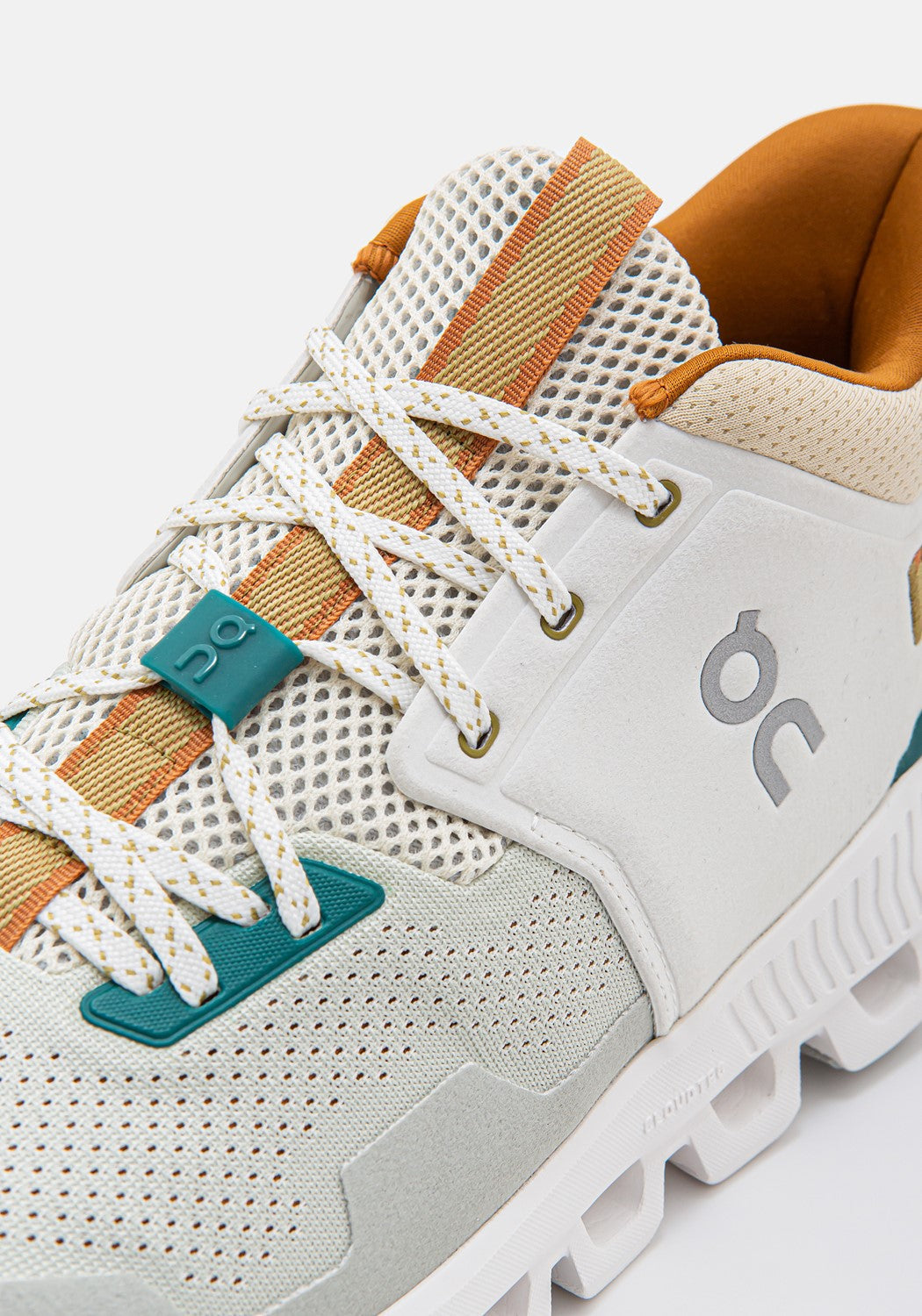 28.99469 M Cloud Hi Edge aloe/pecan | Bildmaterial bereitgestellt von SHOES.PLEASE.