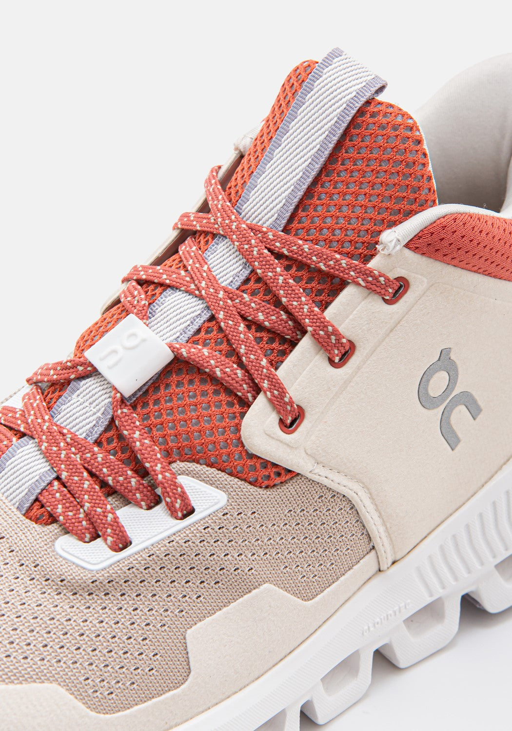 28.99466 W Cloud Hi Edge sand/pearl | Bildmaterial bereitgestellt von SHOES.PLEASE.