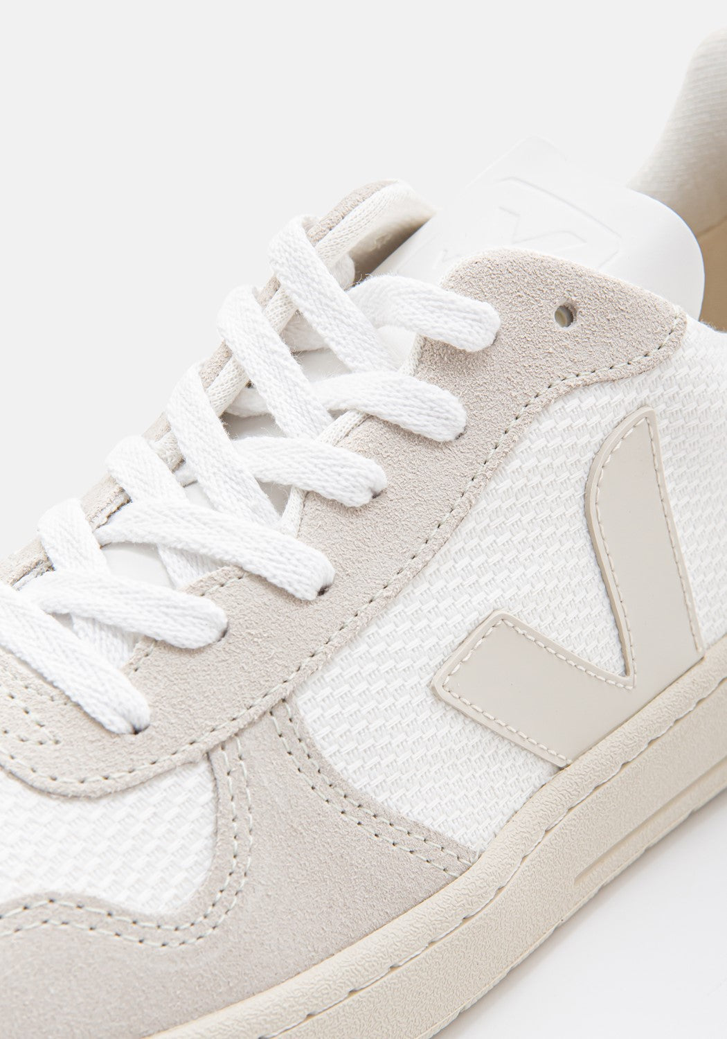 V-10 B-Mesh white naturale pierre | Bildmaterial bereitgestellt von SHOES.PLEASE.