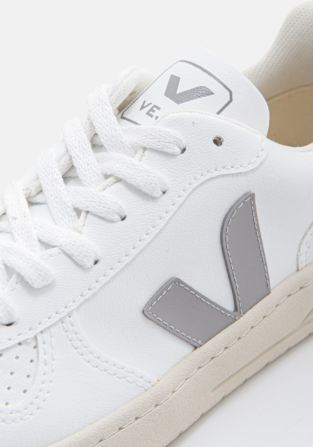 V-10 CWL white oxford grey black dunkel | Bildmaterial bereitgestellt von SHOES.PLEASE.