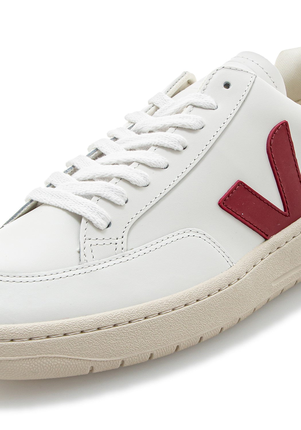 V-12 Leather extra white marsala nautico | Bildmaterial bereitgestellt von SHOES.PLEASE.