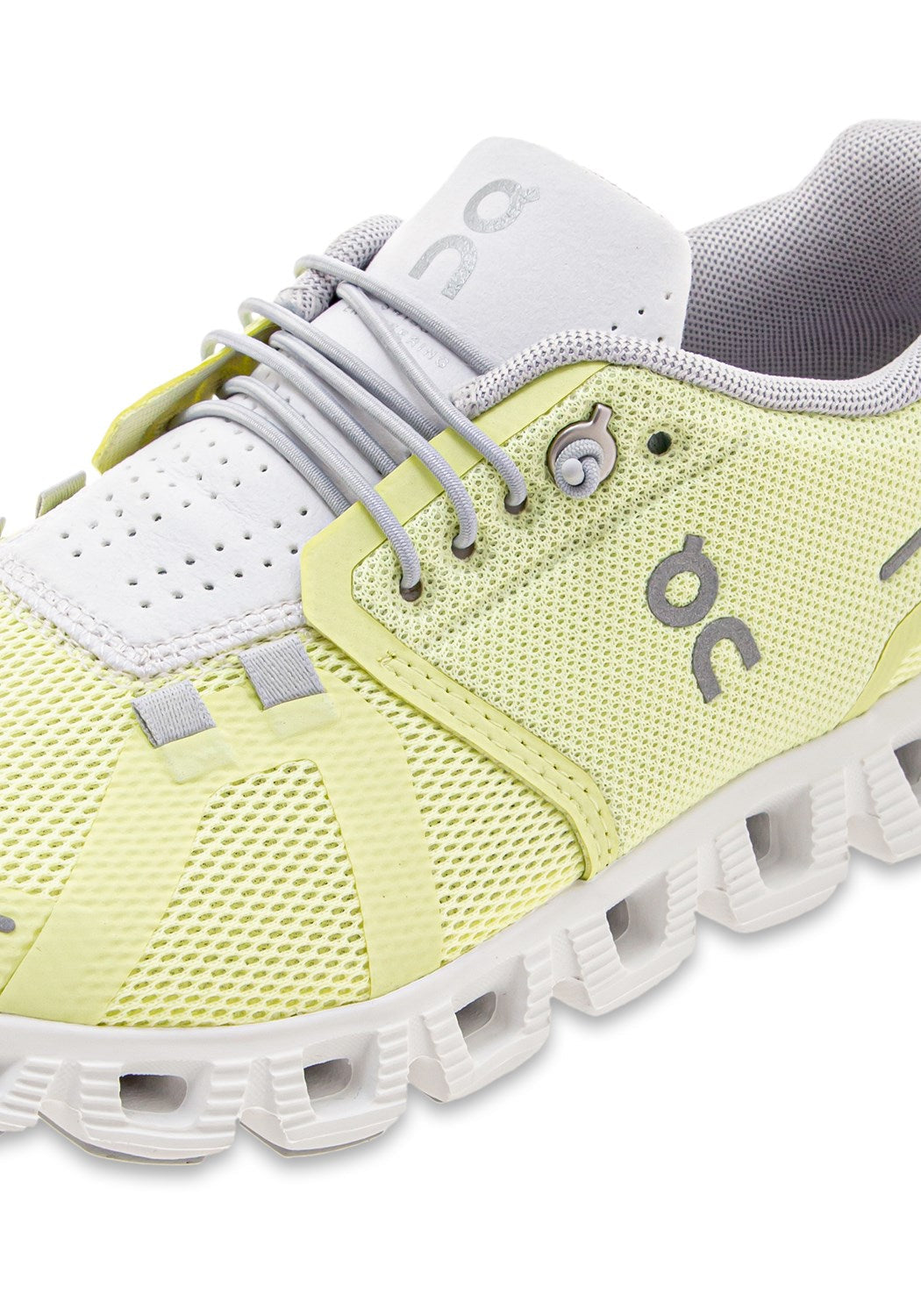 59.98372 W Cloud 5 hay/frost | Bildmaterial bereitgestellt von SHOES.PLEASE.