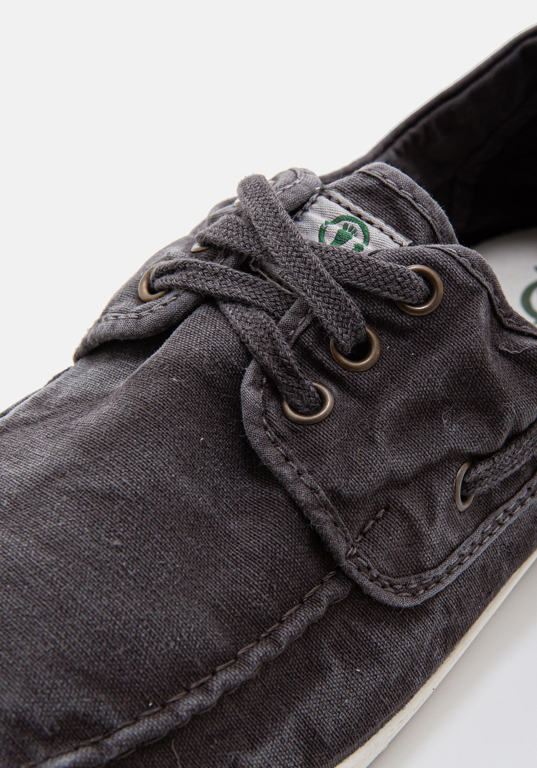 303E Nautico Enzimatico negro enz | Bildmaterial bereitgestellt von SHOES.PLEASE.