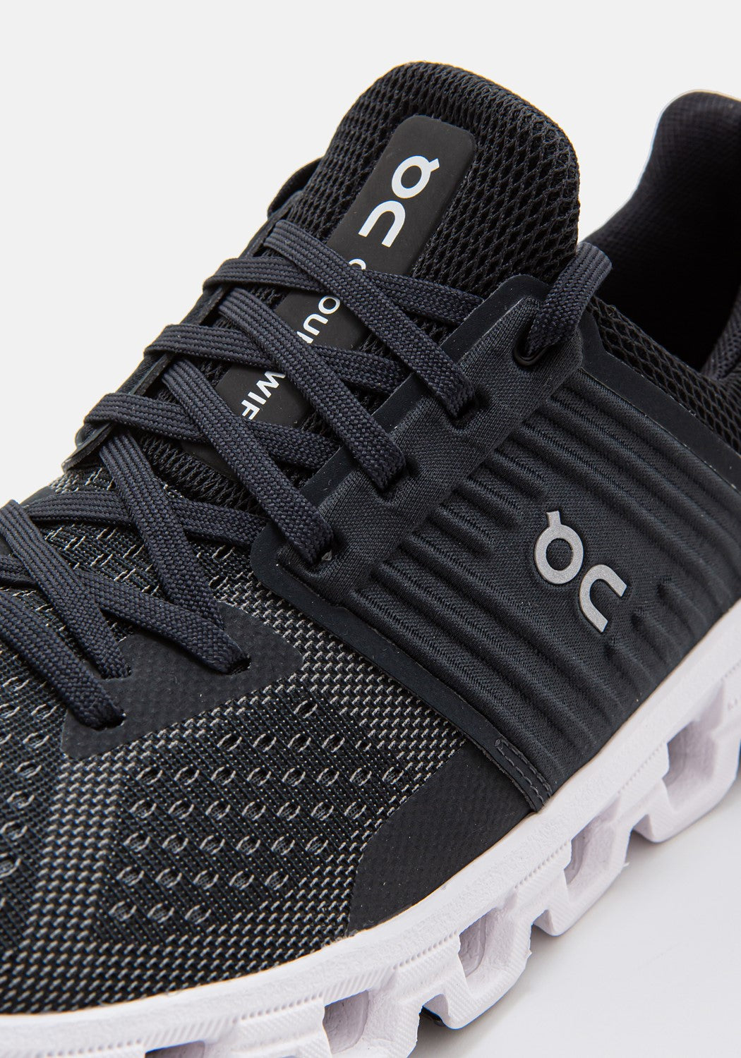 41.99581 W Cloudswift black/rock | Bildmaterial bereitgestellt von SHOES.PLEASE.