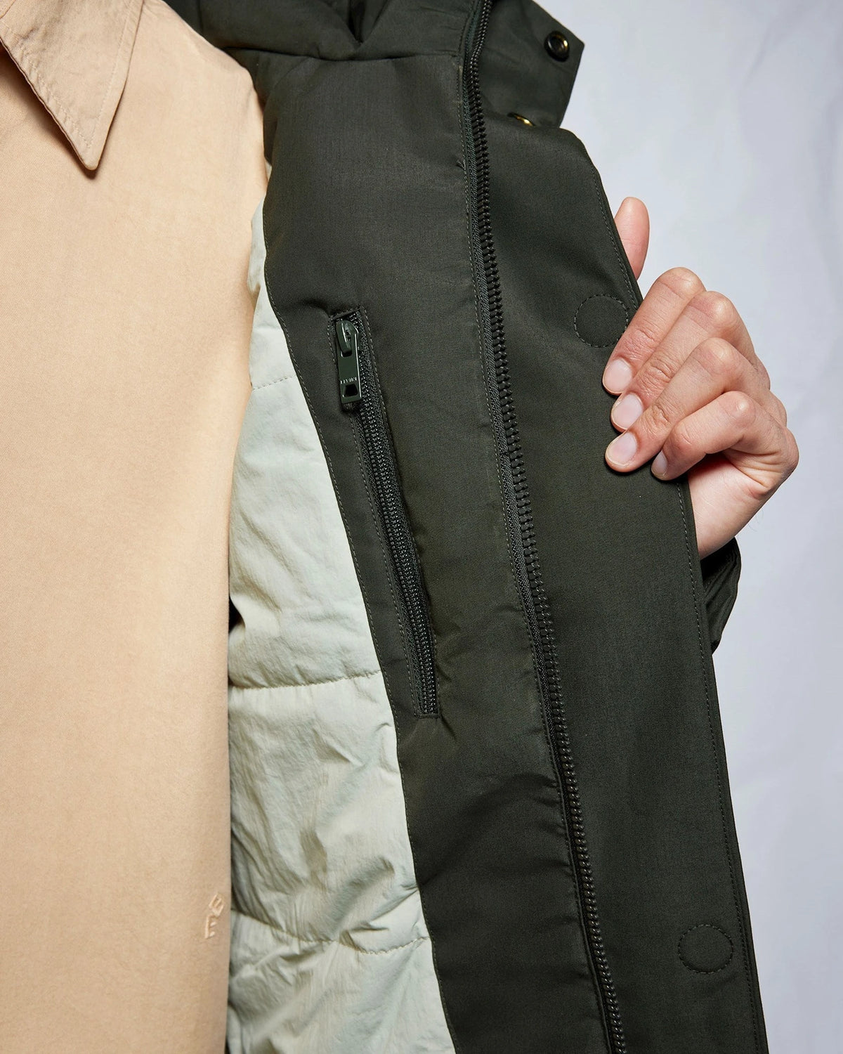 Barnard shelter green | Bildmaterial bereitgestellt von SHOES.PLEASE.