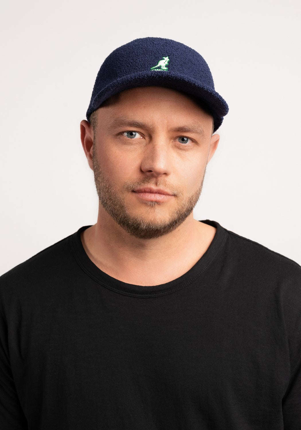 Bermuda Elastic Spacecap navy | Bildmaterial bereitgestellt von SHOES.PLEASE.