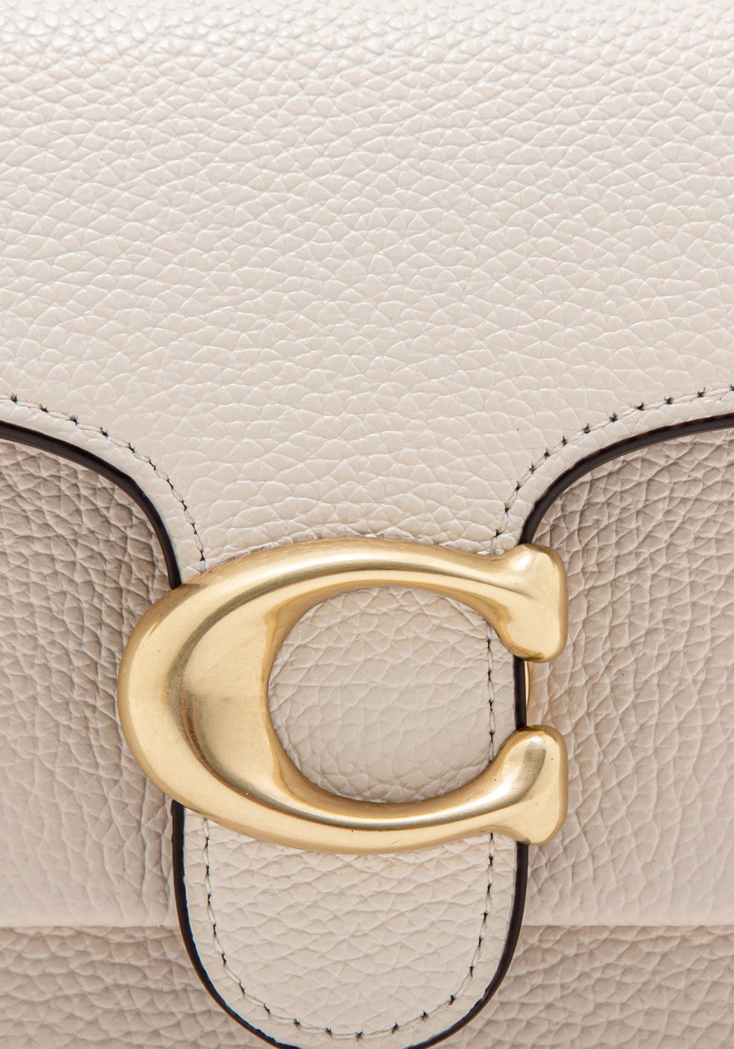 Tabby Chain Clutch chalk | Bildmaterial bereitgestellt von SHOES.PLEASE.