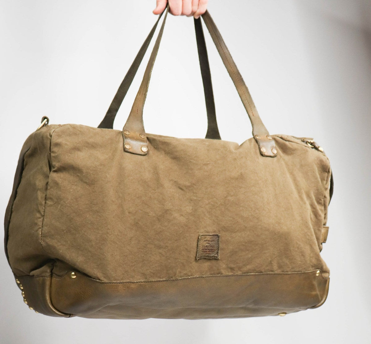 C037420ND-X0011-F2501 Weekend Bag v.mili | Bildmaterial bereitgestellt von SHOES.PLEASE.