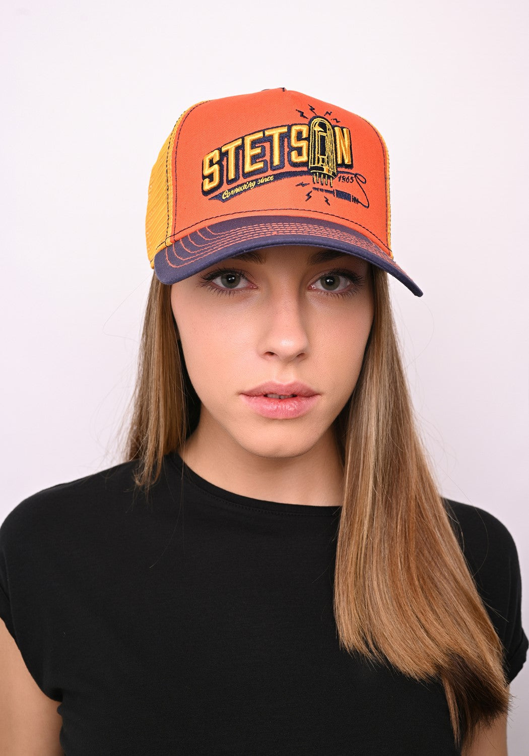 Trucker Cap Connecting orange | Bildmaterial bereitgestellt von SHOES.PLEASE.