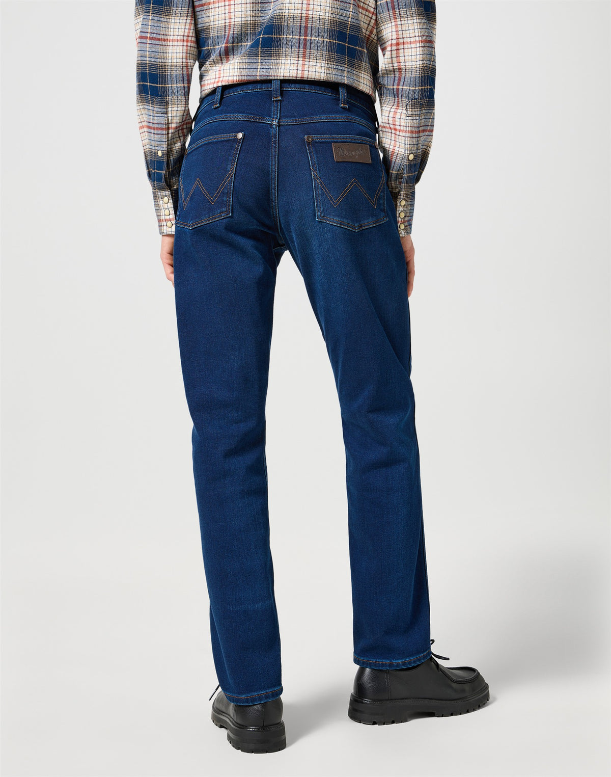 GREENSBORO SUNSET_RINSE medium denim | Bildmaterial bereitgestellt von SHOES.PLEASE.
