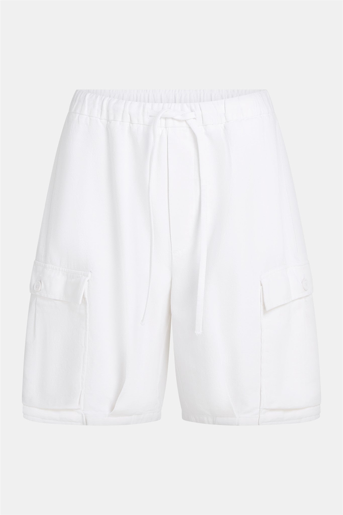 Shorts white | Bildmaterial bereitgestellt von SHOES.PLEASE.