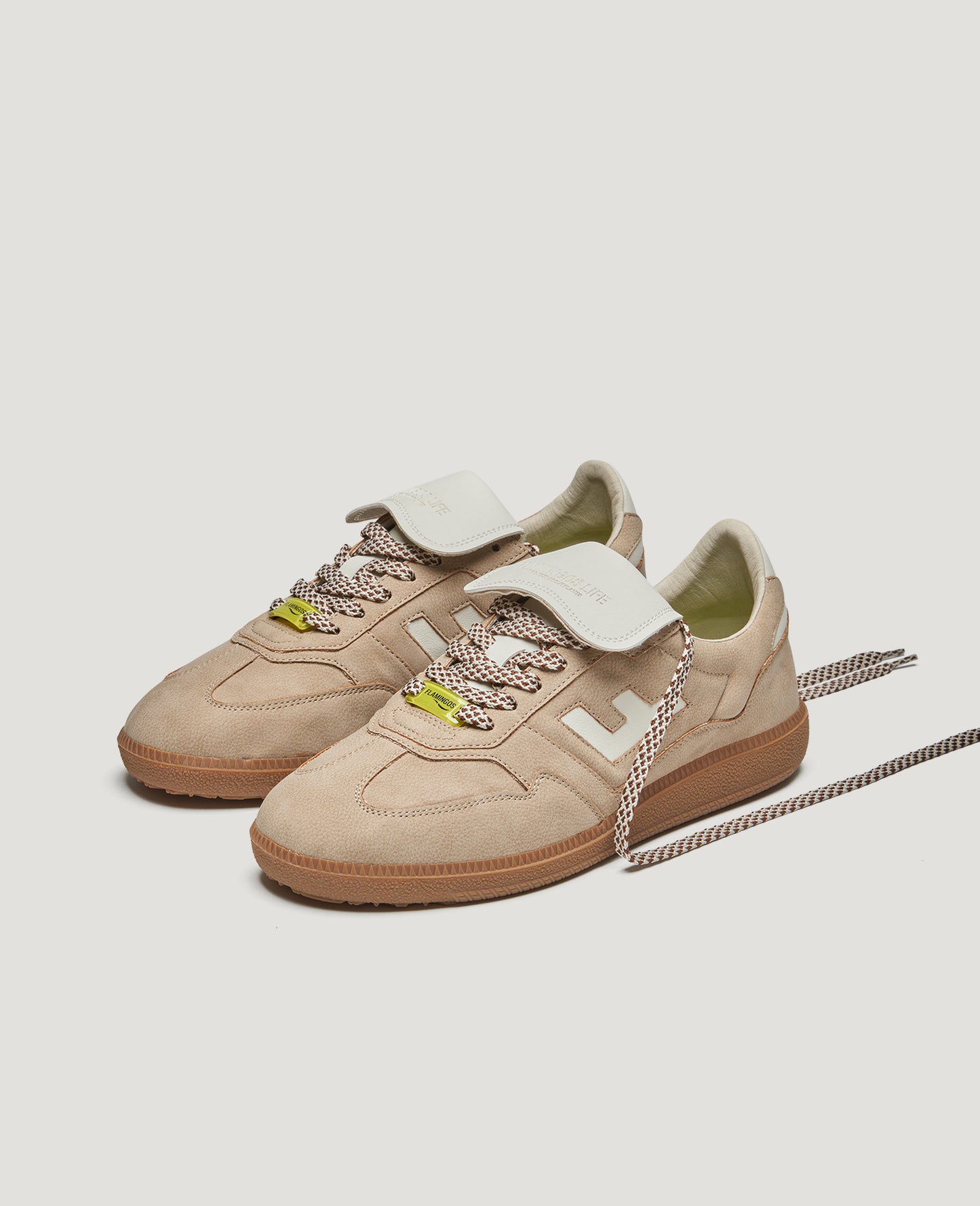 Burela Slim Player suede taupe | Bildmaterial bereitgestellt von SHOES.PLEASE.