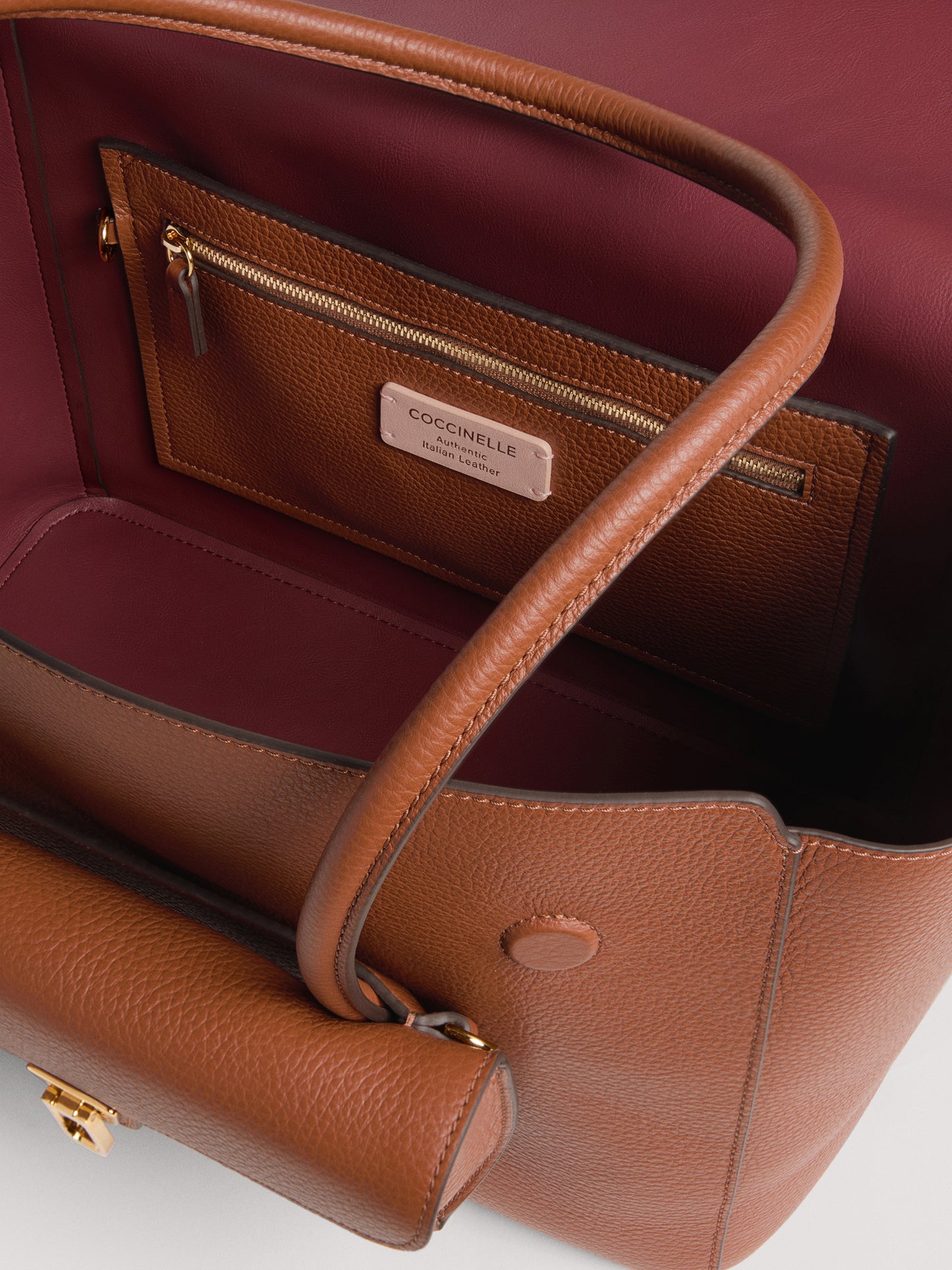 Double Beat Handbag cognac | Bildmaterial bereitgestellt von SHOES.PLEASE.