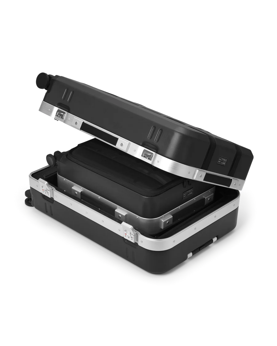 Ramverk Pro Carry-on silver | Bildmaterial bereitgestellt von SHOES.PLEASE.