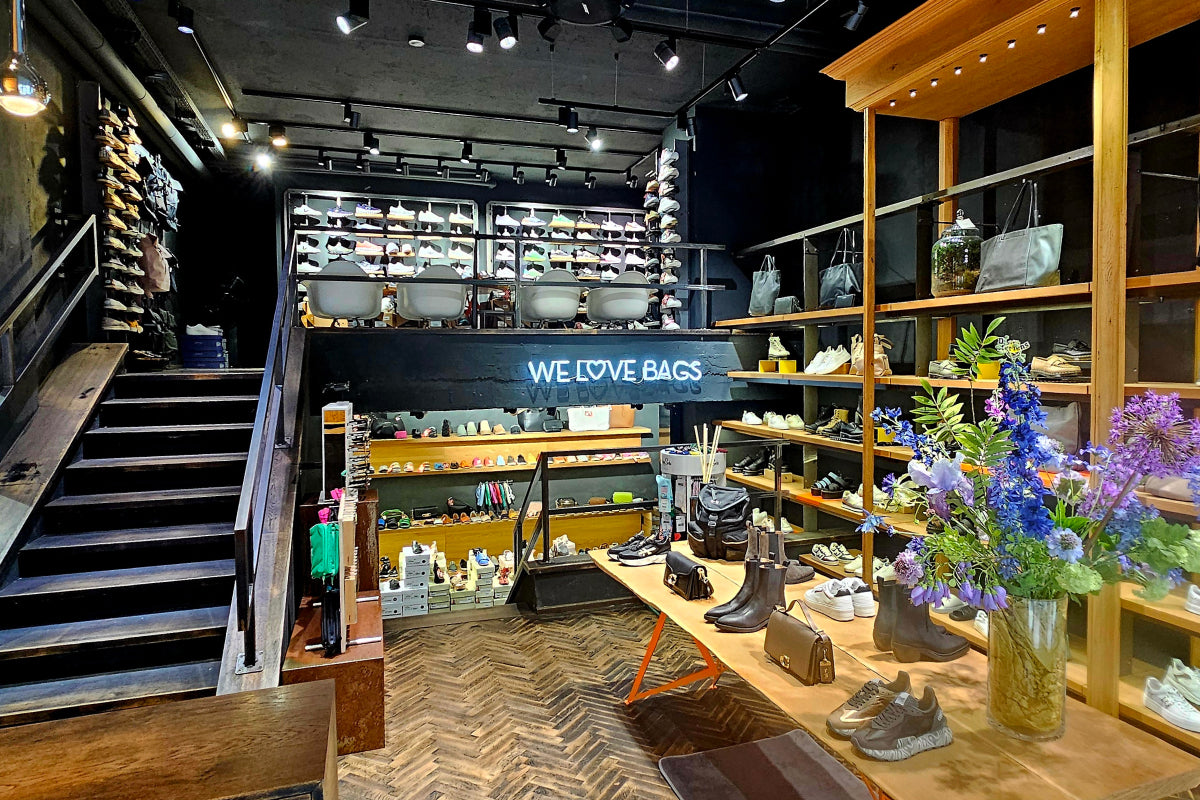 SHOES.PLEASE.