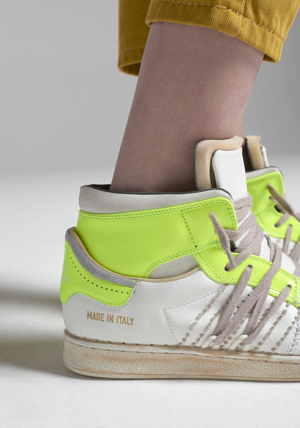 The Cage white/flou yellow | Bildmaterial bereitgestellt von SHOES.PLEASE.