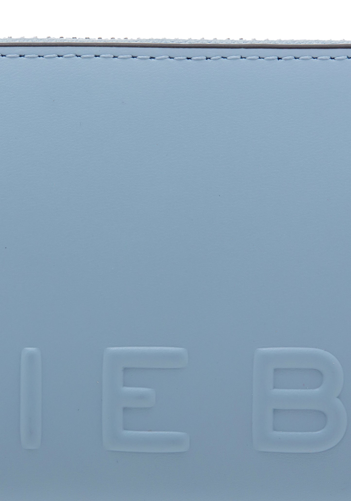 Sally breath | Bildmaterial bereitgestellt von SHOES.PLEASE.