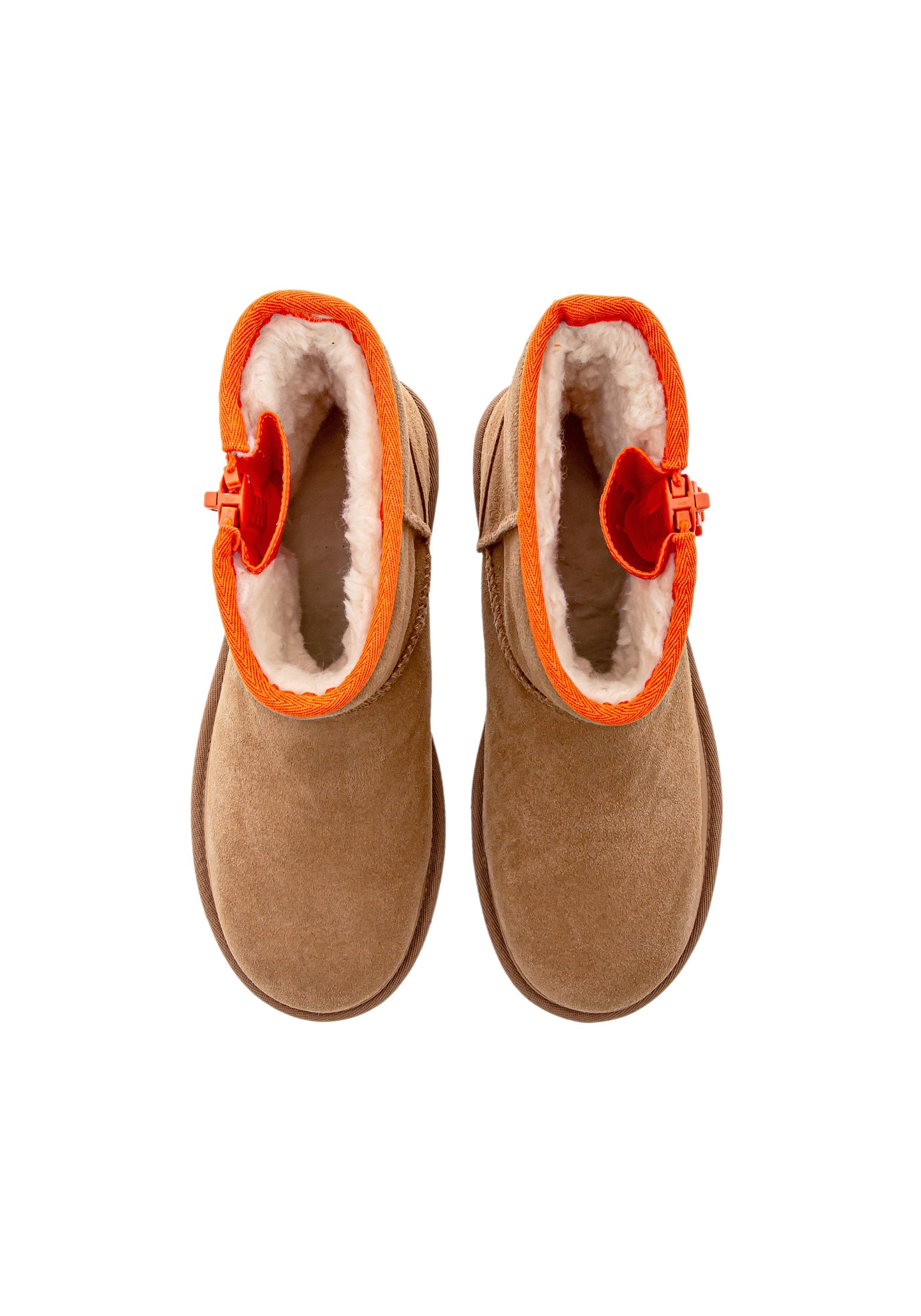 Classic Mini Zipper Tape Logo chestnut | Bildmaterial bereitgestellt von SHOES.PLEASE.