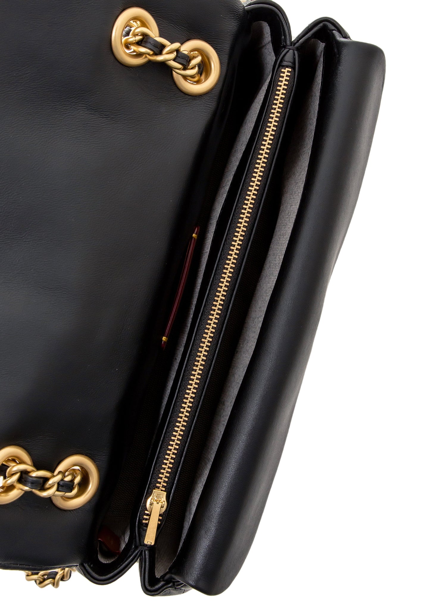 Tabby Quilted Shoulder Bag 26 black | Bildmaterial bereitgestellt von SHOES.PLEASE.