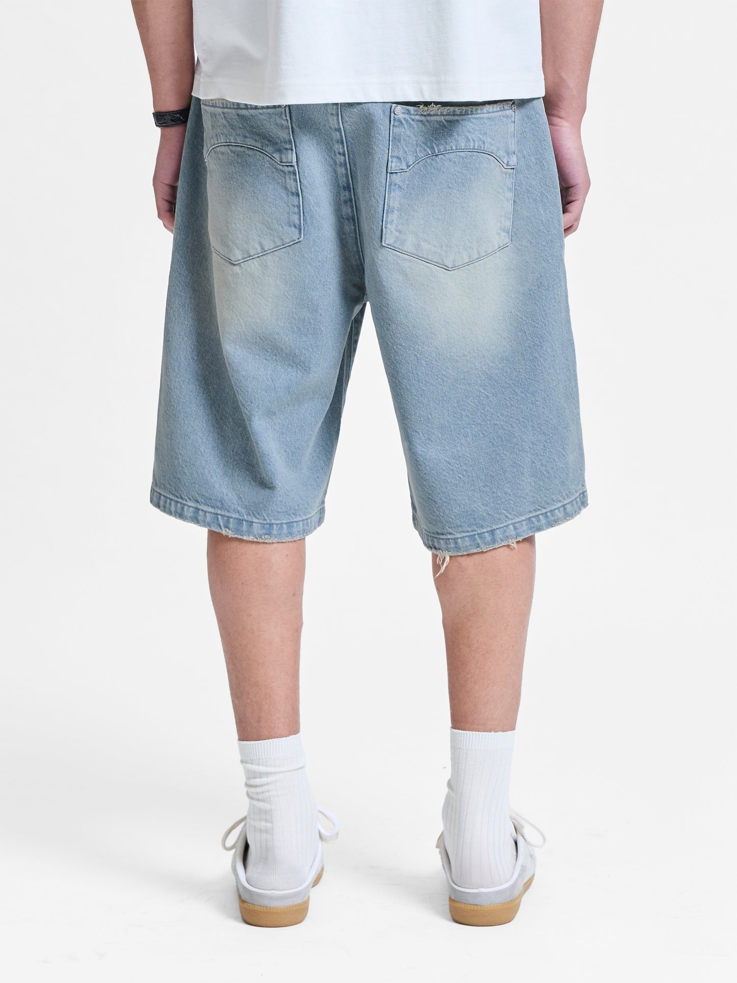 Essential Jorts light blue | Bildmaterial bereitgestellt von SHOES.PLEASE.