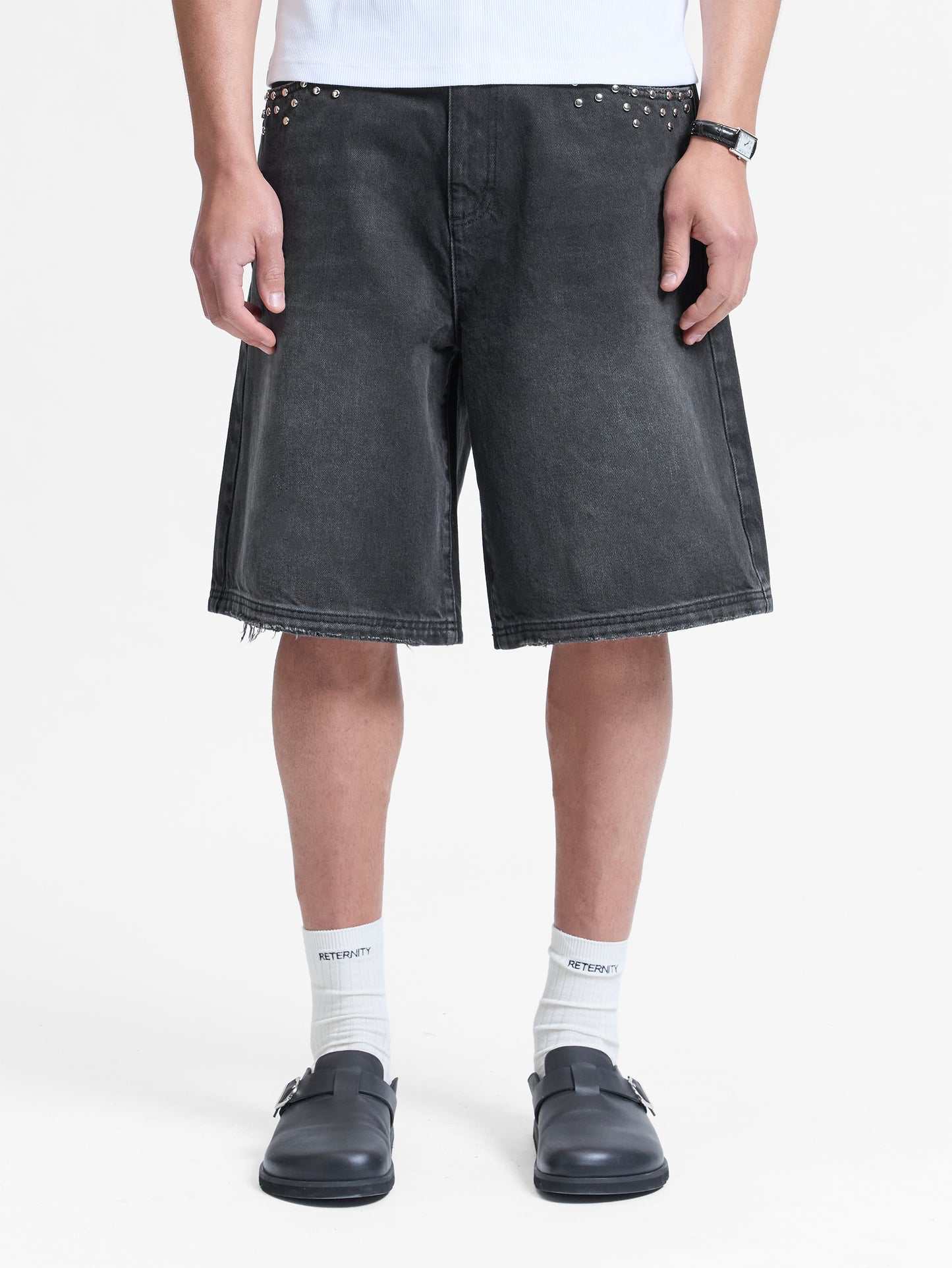 STUDDED JORTS black | Bildmaterial bereitgestellt von SHOES.PLEASE.