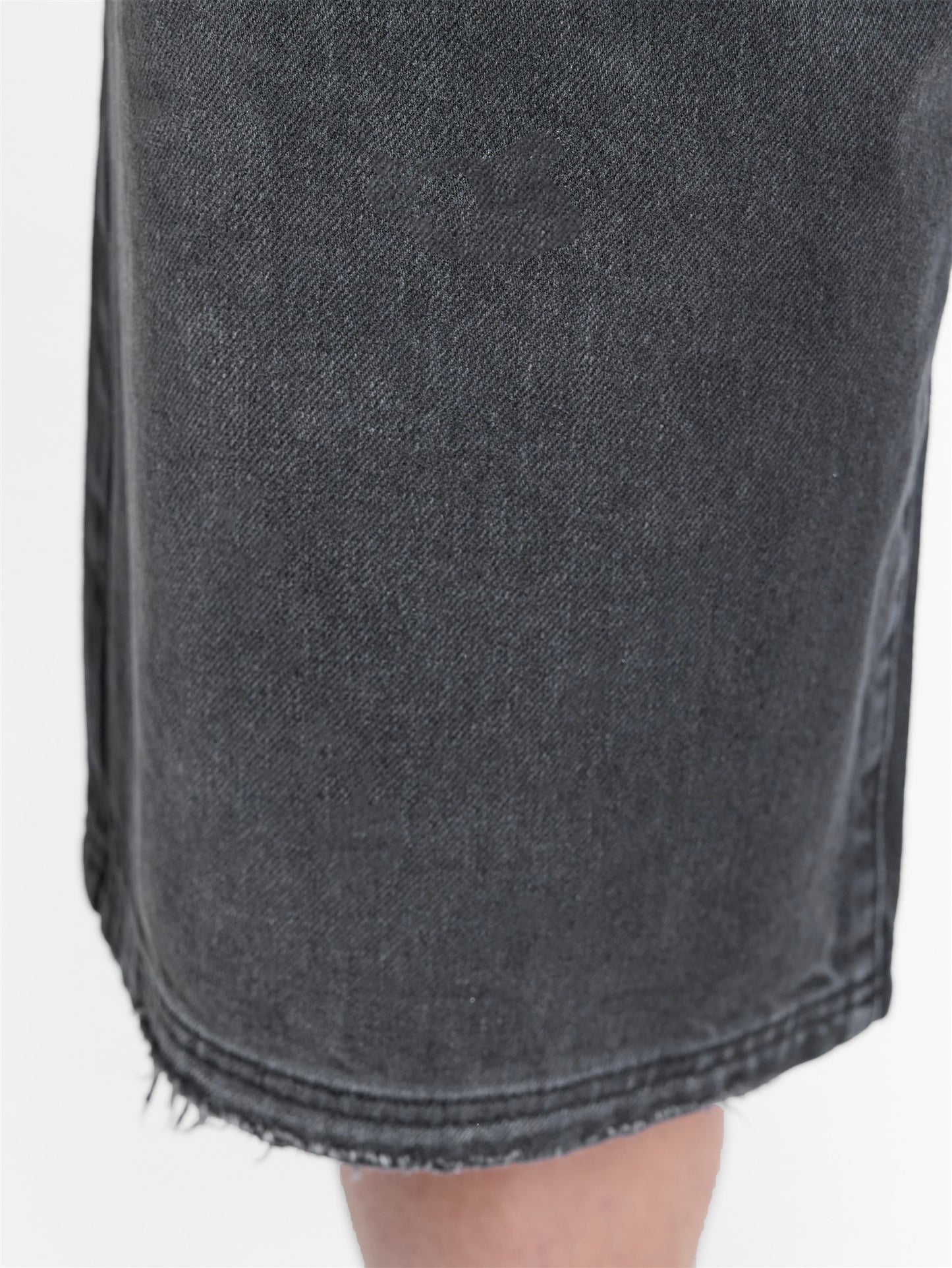 STUDDED JORTS black | Bildmaterial bereitgestellt von SHOES.PLEASE.